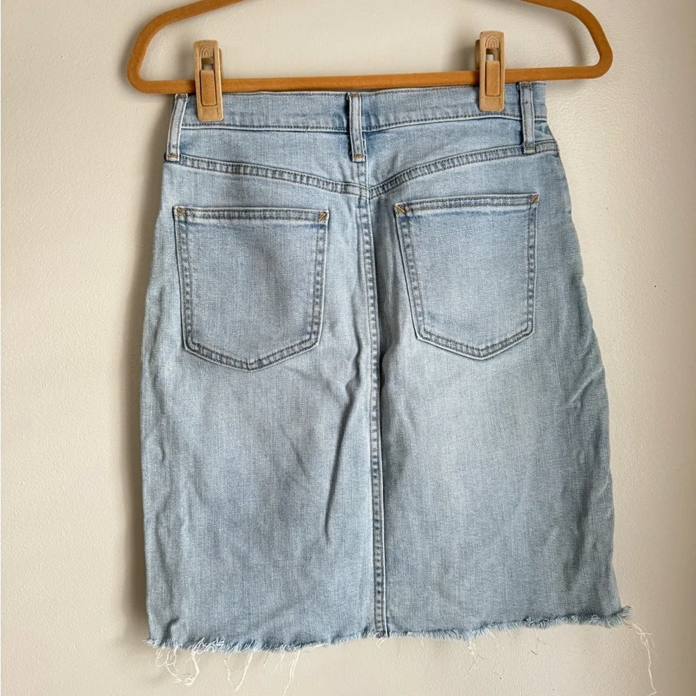 GAP Denim Blue Skirt - Picture 2 of 2